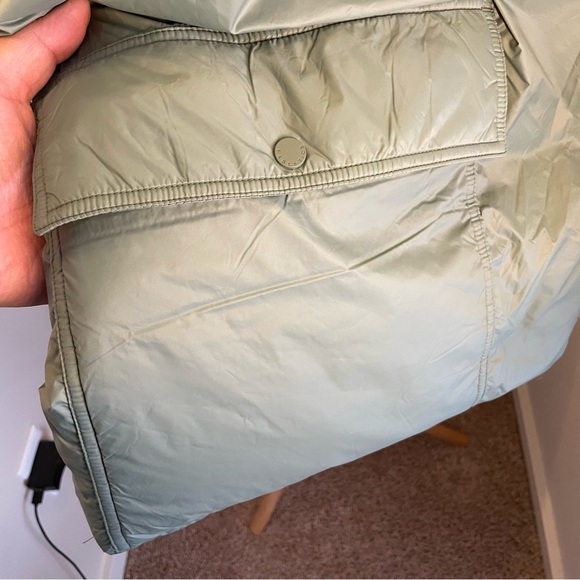 FABLETICS - Green Puffy Scarf 🧣NWT - Picture 7 of 10